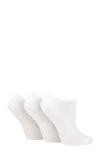 Load image into Gallery viewer, Ladies 3 Pair Wildfeet Plain, Patterned and Contrast Heel Bamboo Trainer Socks